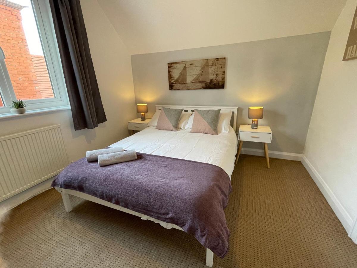 Large 5 Bed House In Scarborough Near The Beach, Large Garden & Hot Tub Exterior foto